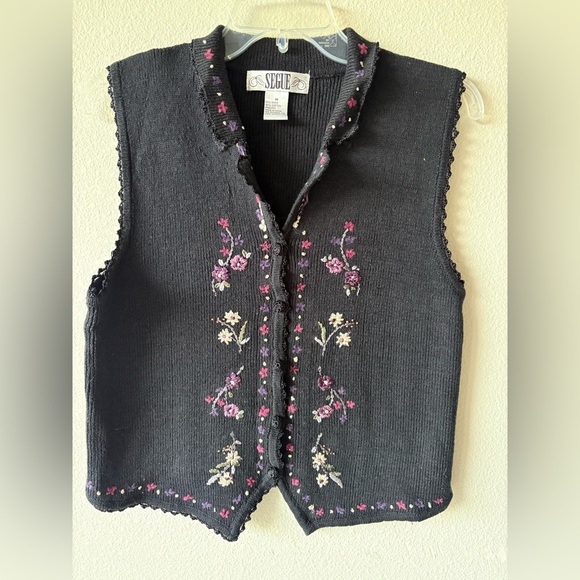 Segue Tops - Segue VINTAGE Black Floral Embroidered Women's sweater vest